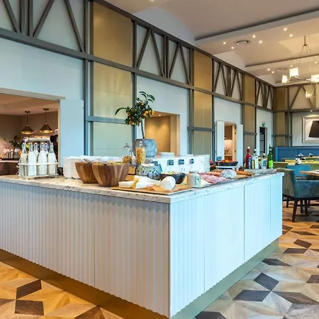 Szálloda Radisson Blu Hotel, Centre 4*