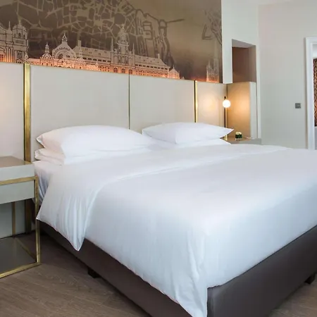 Hotel Radisson Blu Hotel, Centre 4*